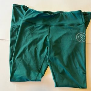 Sand Cloud Kelly green leggings, size medium